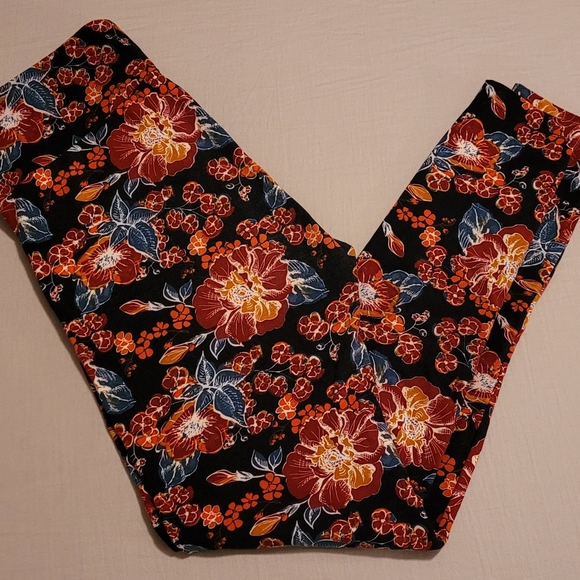 LuLaRoe Pants - Gorgeous Floral Lularoe Leggings!
